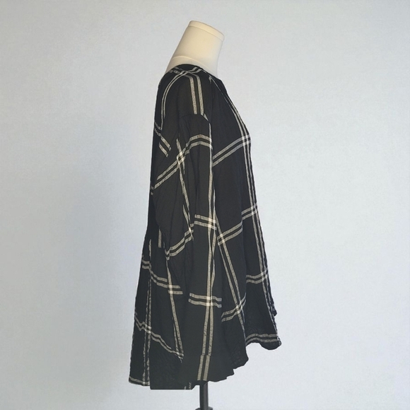 JANE + DELANCEY - 1X Chic Black and White Plaid Women's Tunic - Picture 2 of 6